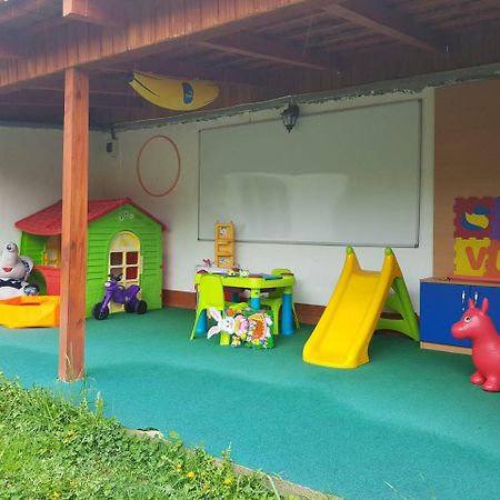 Yoyo Zurli Park Hotel Resita Luaran gambar